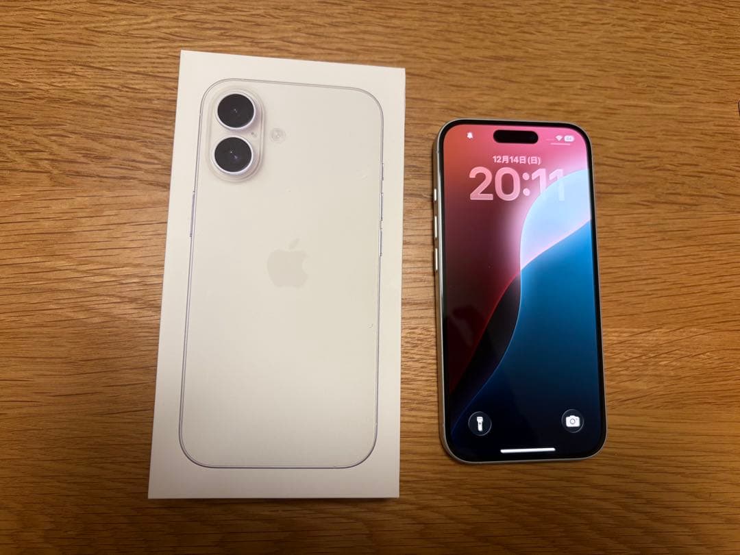 Apple iPhone 16 ホワイト