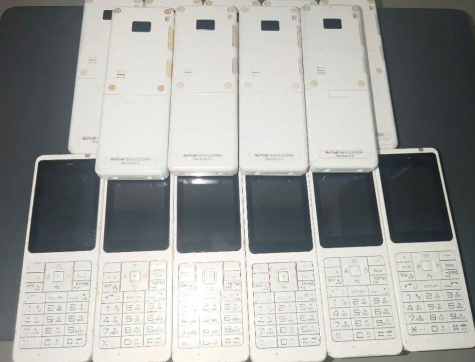 ホワイト PHS本体 18台セット　ジャンク品