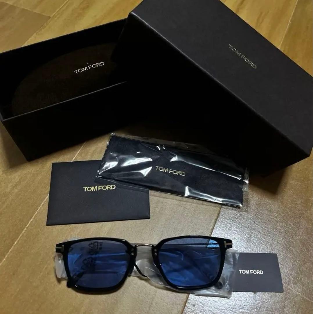 トムフォード　新品未使用　FT1042D 朝倉未来　サングラス