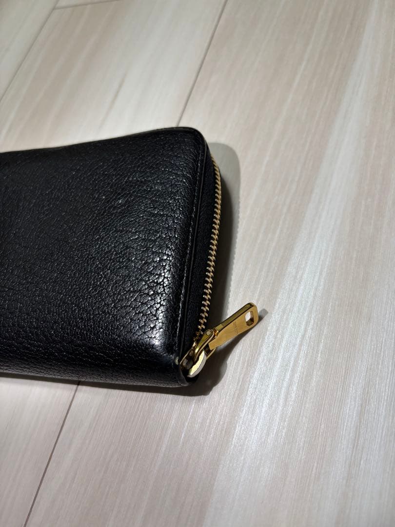 MIU MIU ブラックレザー 長財布 箱付き