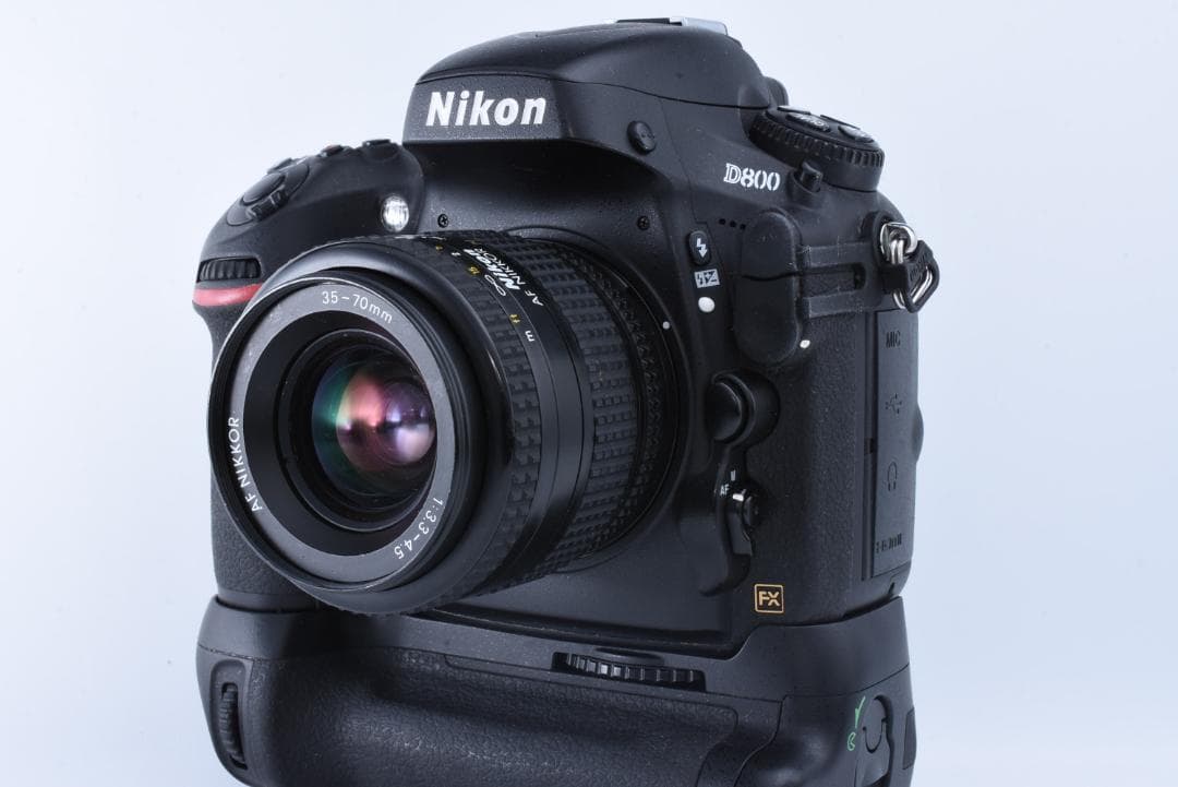 Nikon D800 ボディ + MB-D12 グリップ セット おまけレンズ付