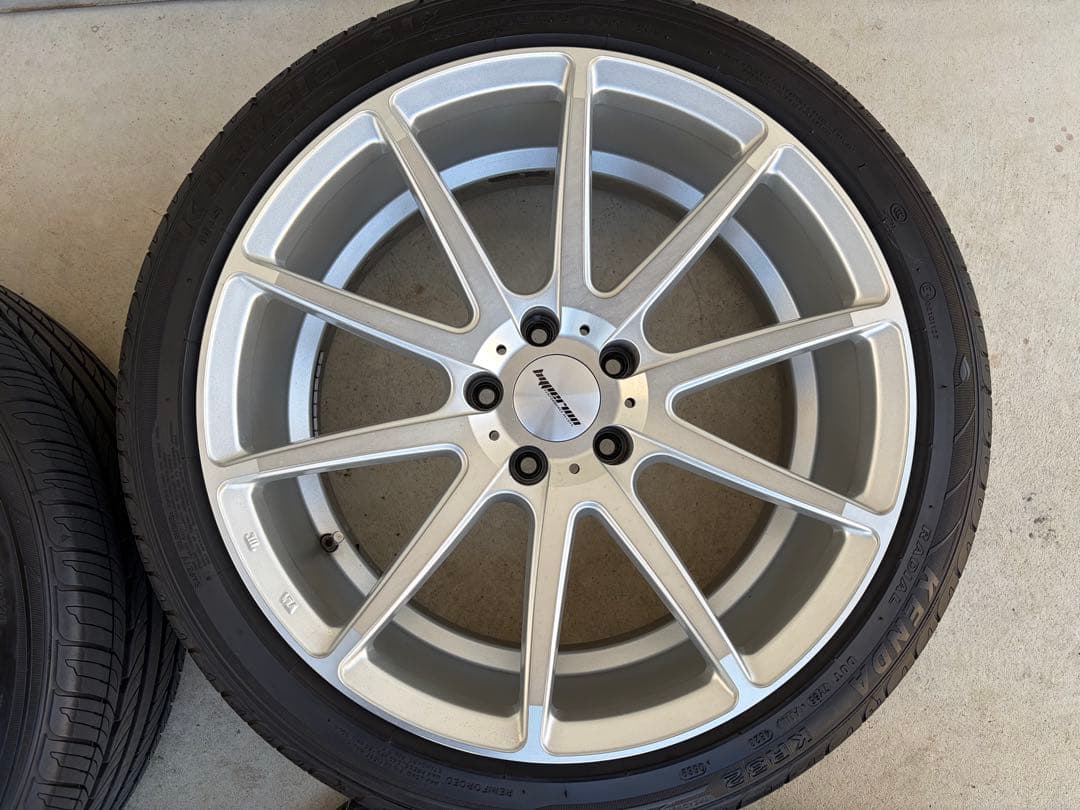 ハイペリオン CVX 19インチ 8.5J オフ+35 PCD114.3タイヤ付