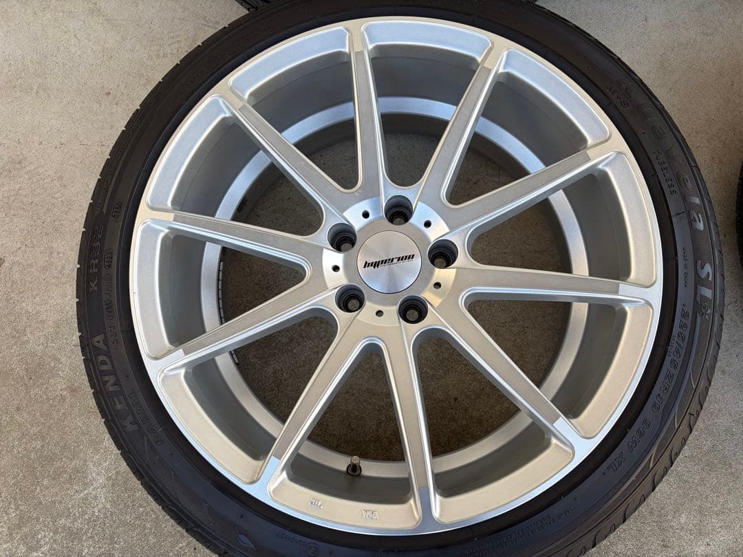 ハイペリオン CVX 19インチ 8.5J オフ+35 PCD114.3タイヤ付