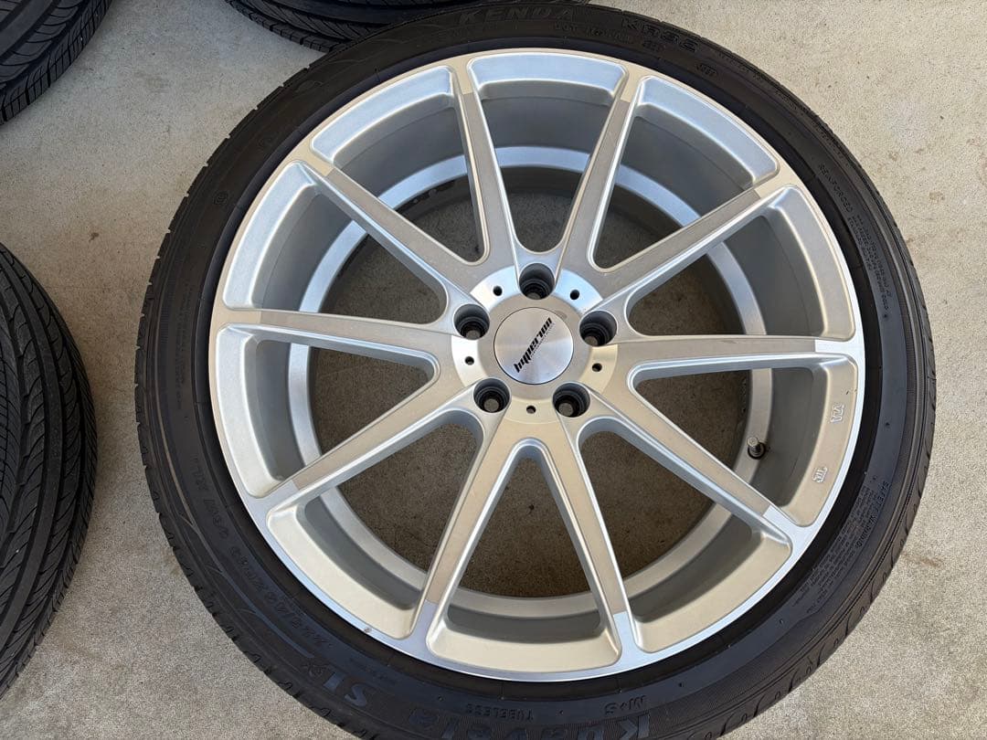 ハイペリオン CVX 19インチ 8.5J オフ+35 PCD114.3タイヤ付