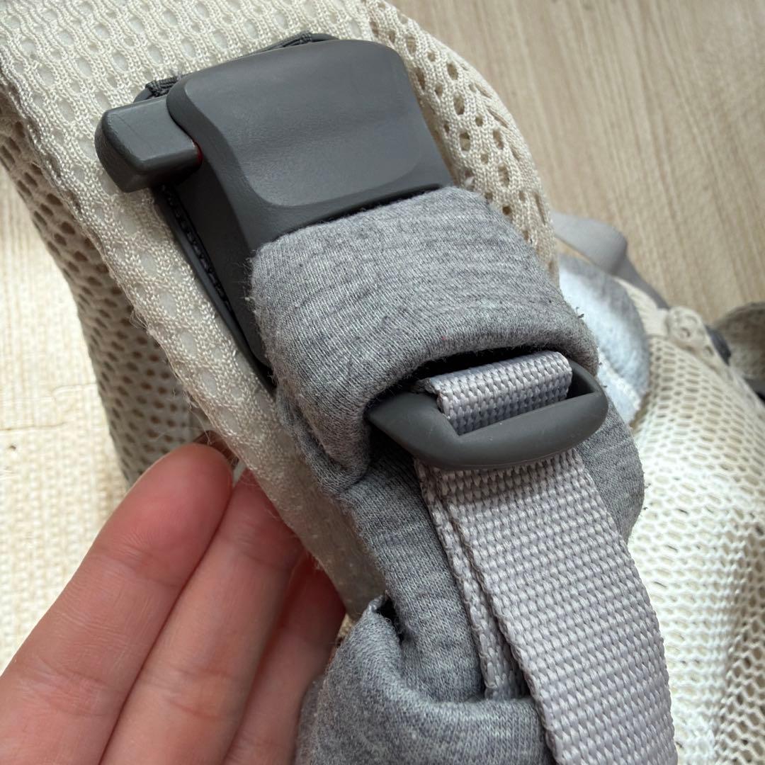 美品　ベビーキャリア HARMONY　クリーム