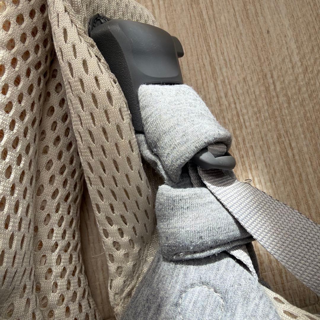 美品　ベビーキャリア HARMONY　クリーム