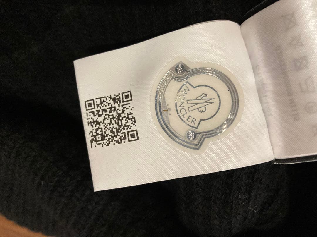 MONCLER ブラックニットキャップ