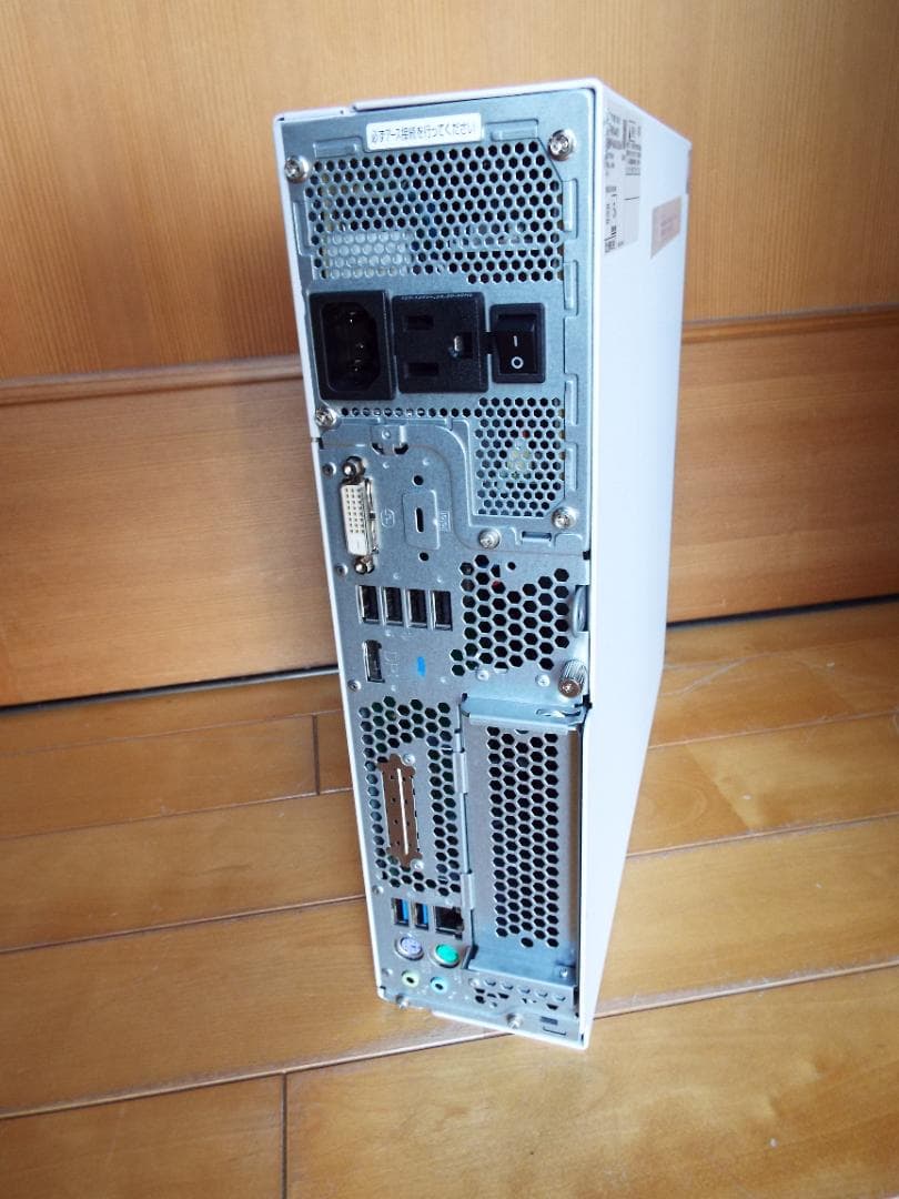 Windowsデスクトップ ESPRIMO D588/B i3-9100 16G SSD512 win11