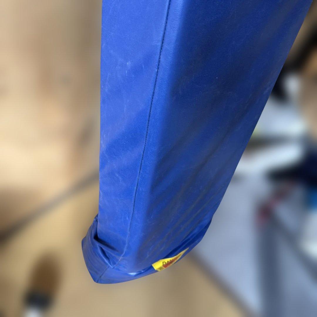 レア物　Winning ウイニング サンドバッグ 吊り下げ式 ボクシング 練習用