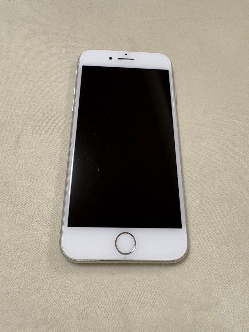 iPhone 8 64GB シルバー