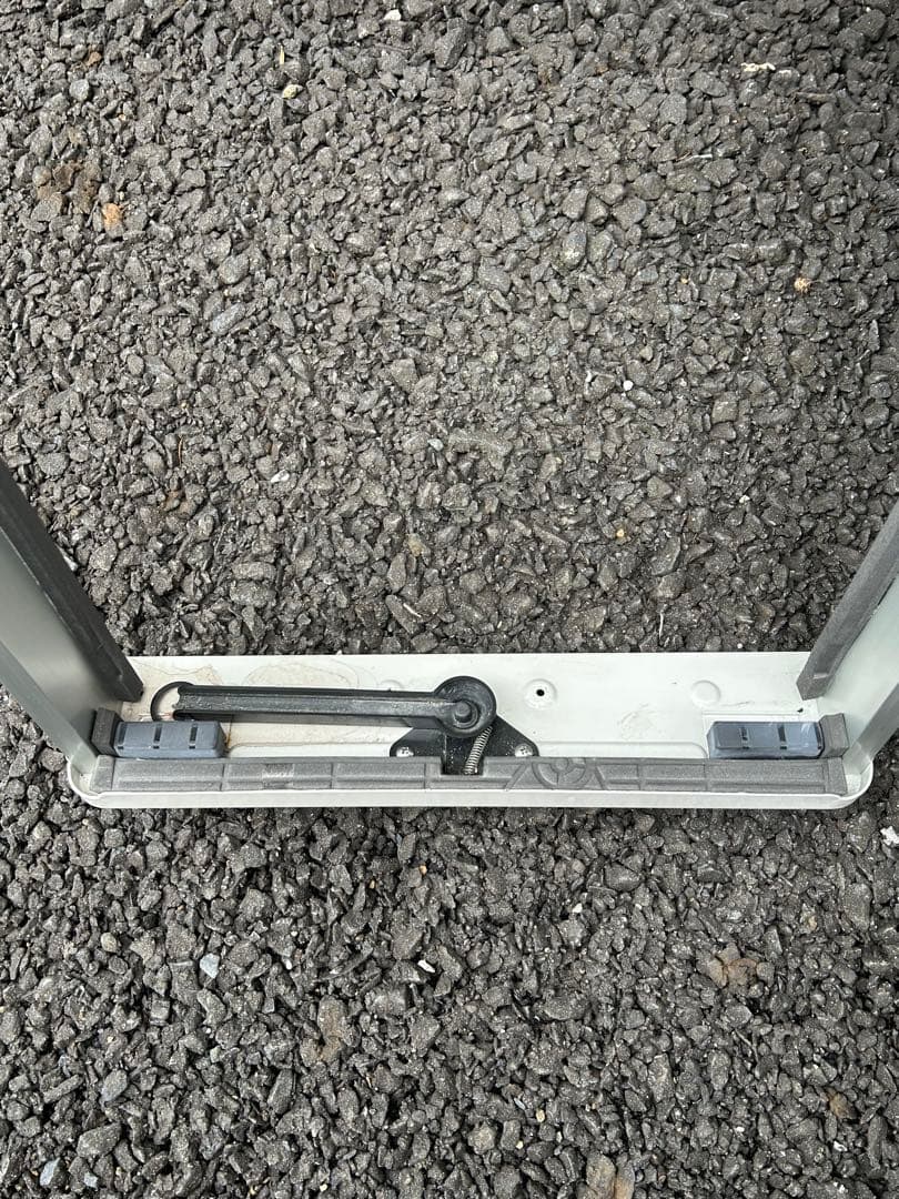 美品24年製 CORONA CWH-A1824R-W 窓エアコン 本体 ホワイト