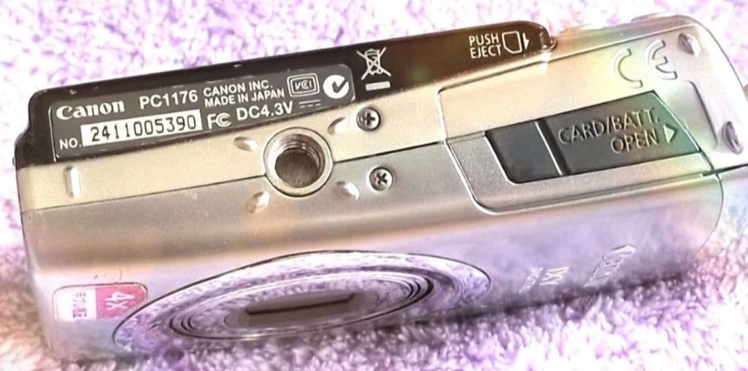 Canon IXY Digital 800 IS デジタルカメラ 充電器付き