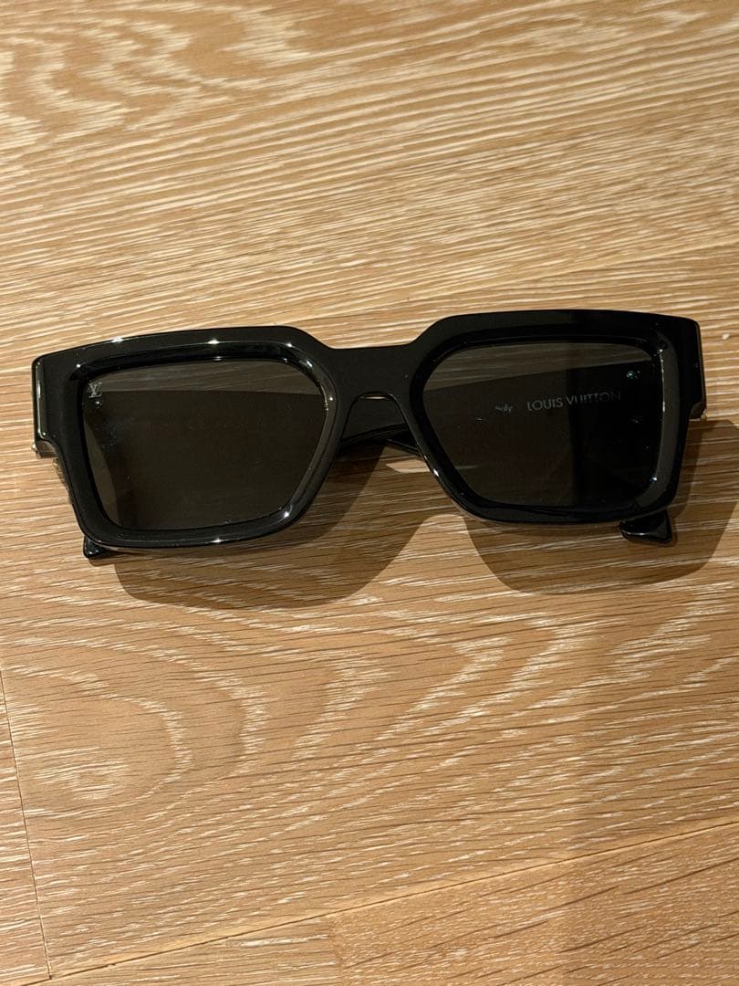 レ*ア様 LOUIS VUITTON ブラック サングラス