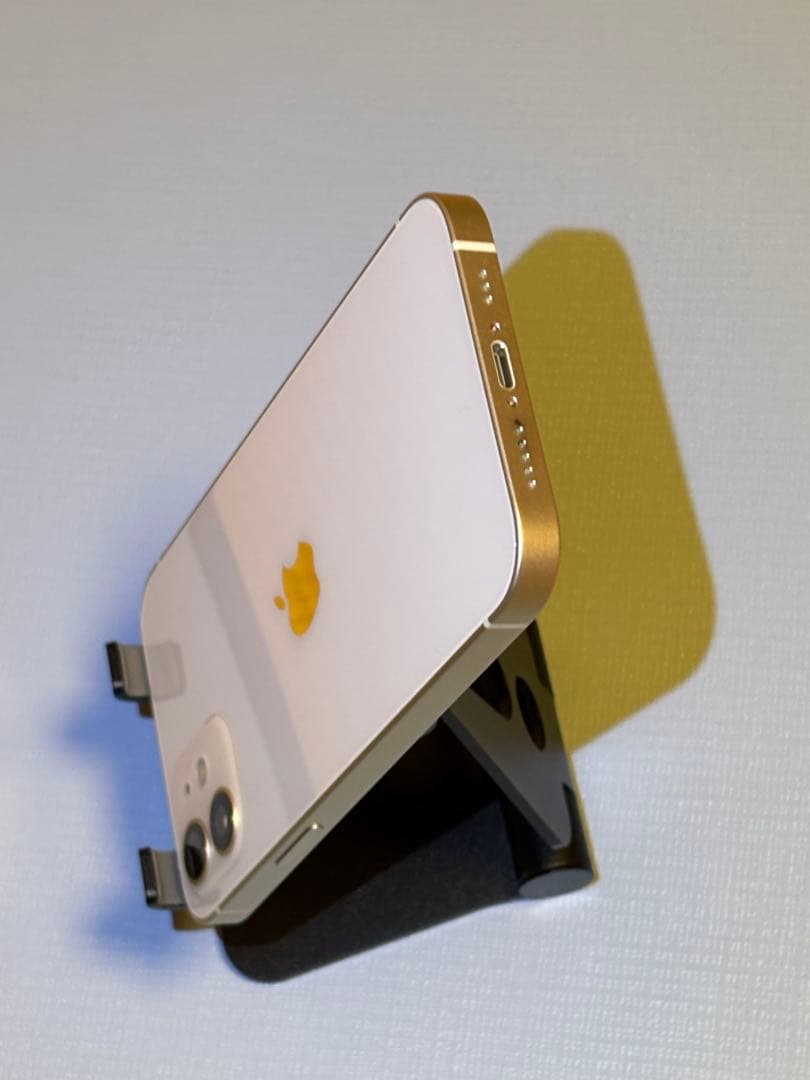 Apple iPhone 12 ホワイト 本体　64gb