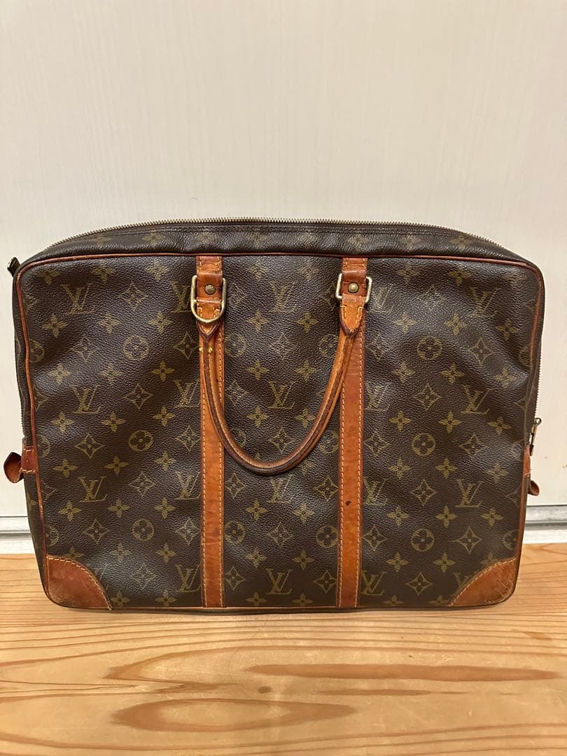 ルイヴィトン ビジネスバッグ モノグラム ポルトドキュマン ヴォワヤージュ