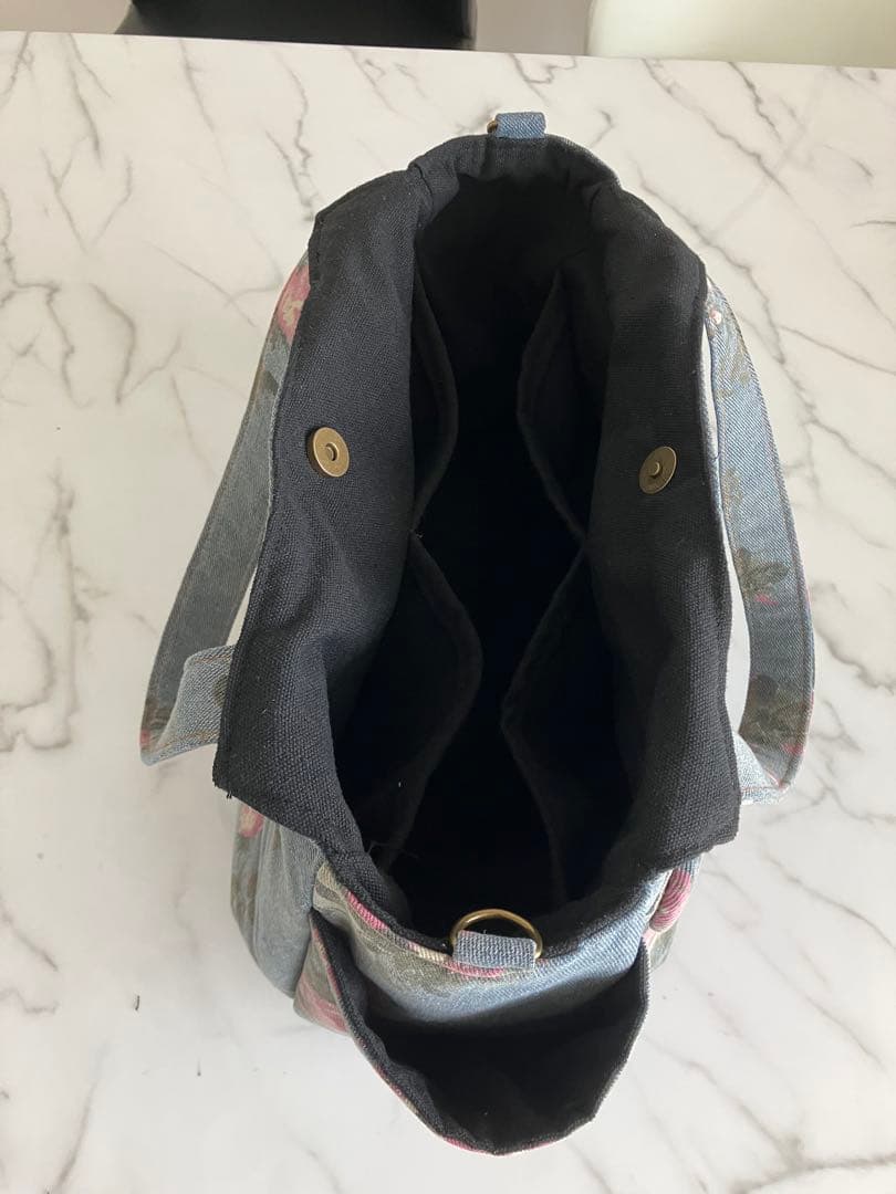 774 ローザ　大きめデニムリメイクバック