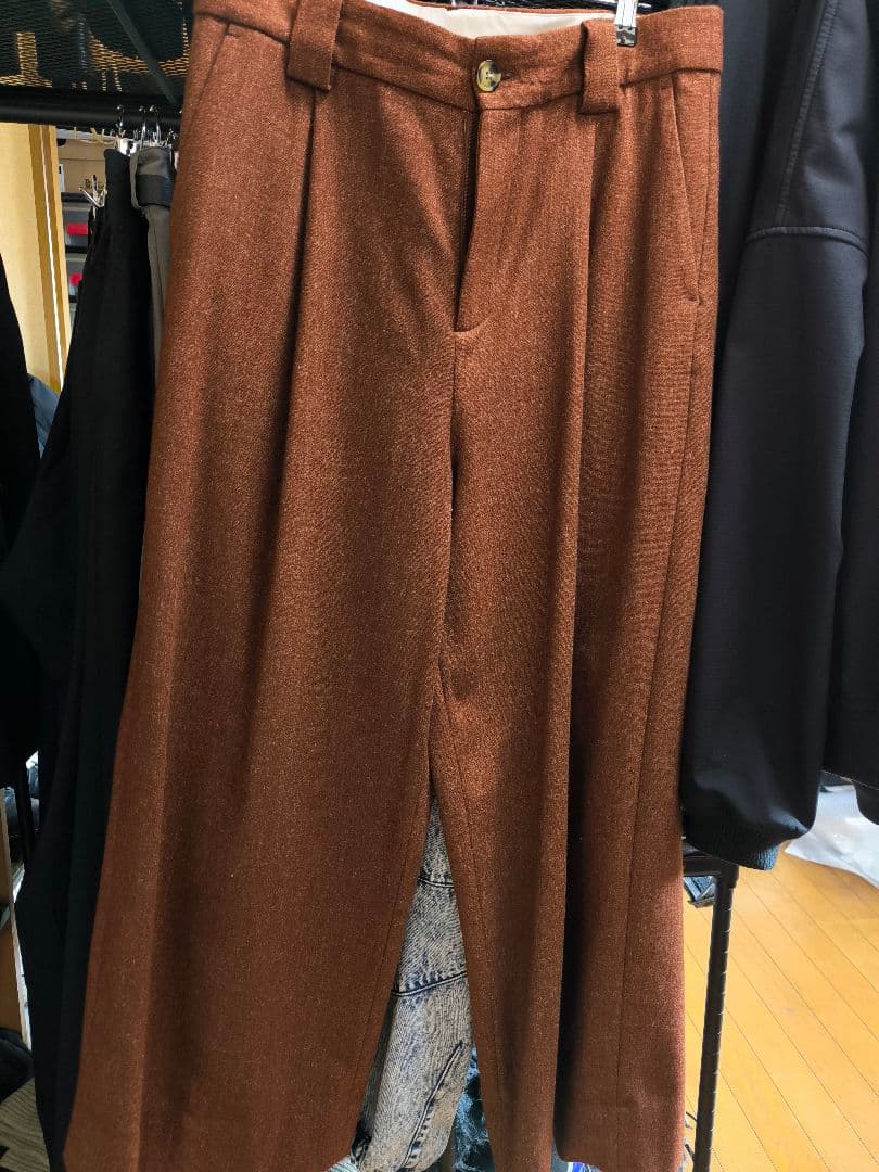 ZARA×ハリー・ランバート　ワンタックスラックス