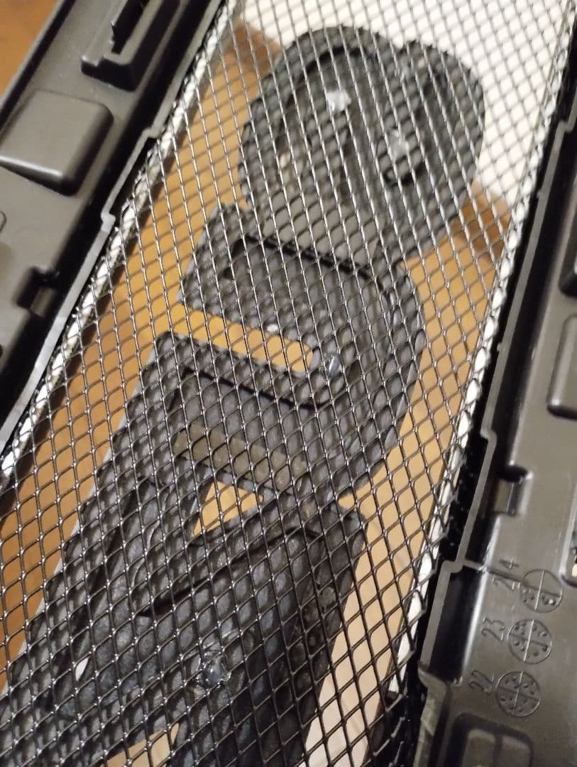 スズキハスラー純正フロントグリル改 凹部分スムージング+Bigエンブレム