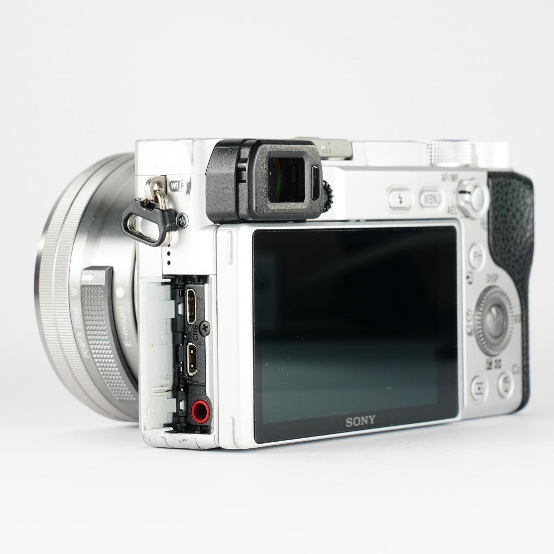 2度と戻らない瞬間を美しく、最高カメラ SONY α6400 ミラーレス 861