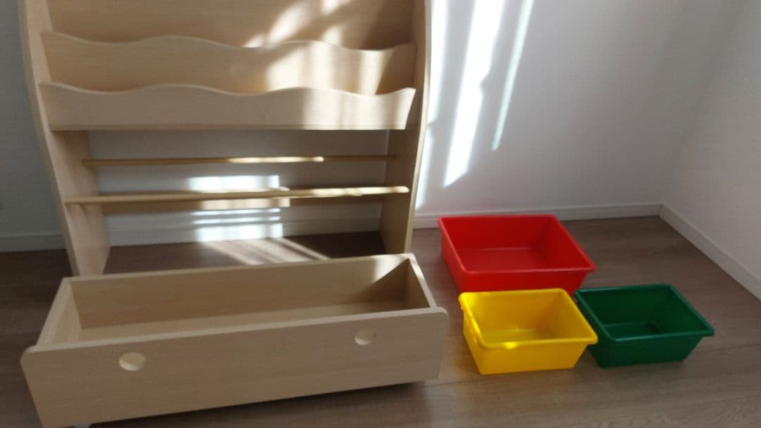 LOWYA　おしゃれでかわいい絵本棚　収納ラック