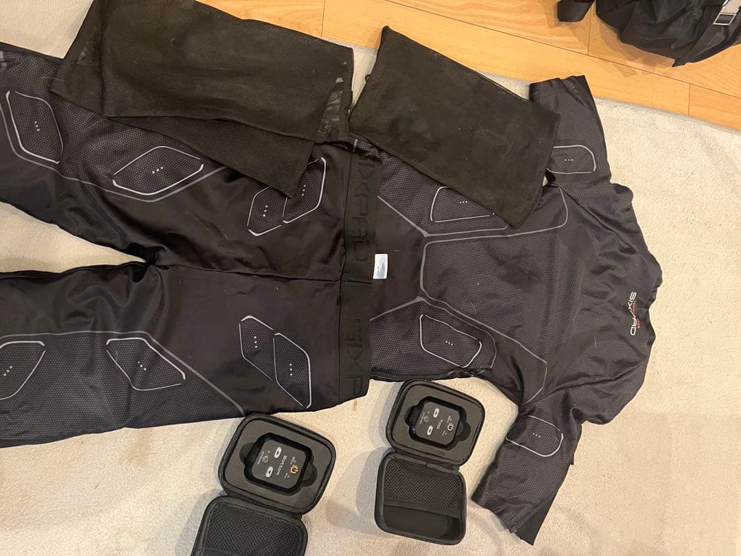 ゆ*ず様 シックスパッド上下正規品　上S下M