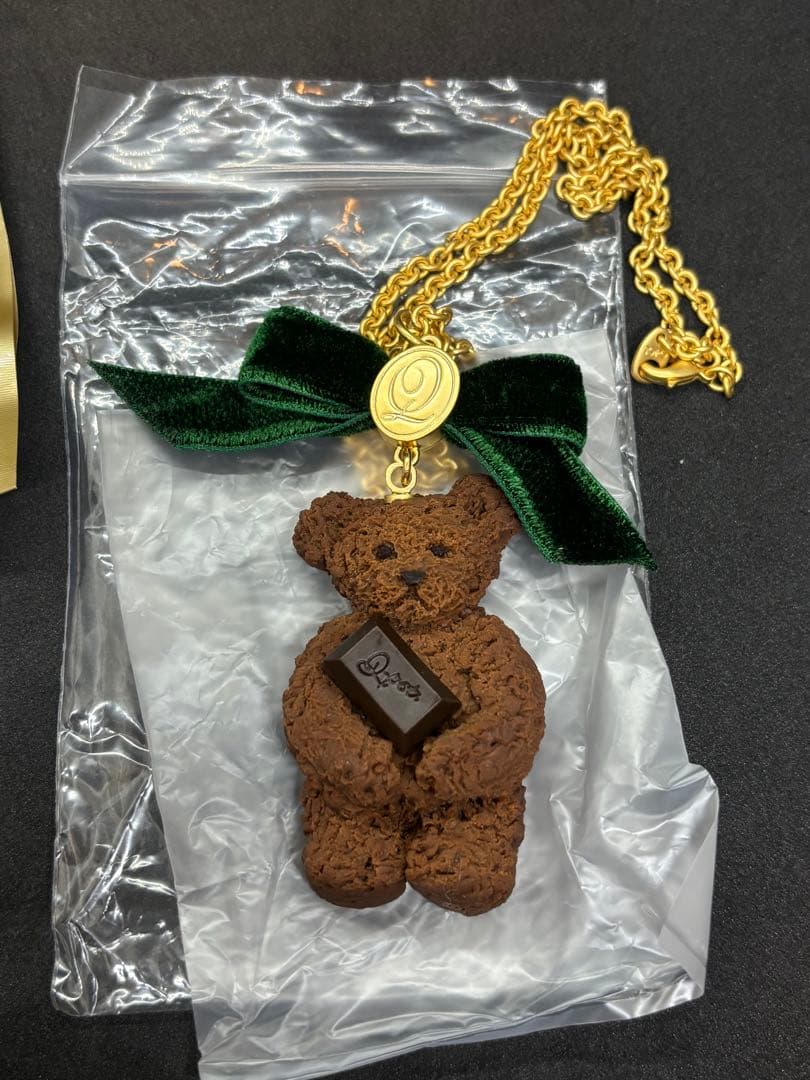 Q-pot テディベアチョコレートネックレス