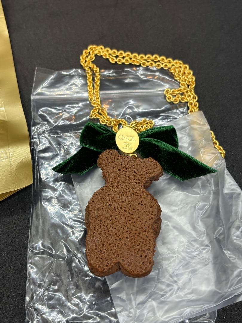 Q-pot テディベアチョコレートネックレス