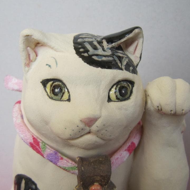 招き猫　作家　新品　白黒猫　古典模様　陶器　縁起物　置物