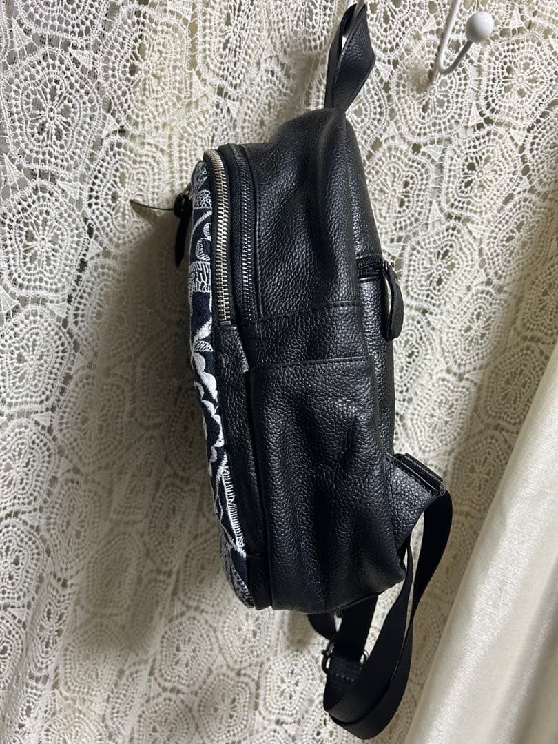 51005A ミナペルホネンハーフハンドメイド本革リュック　シンフォニー