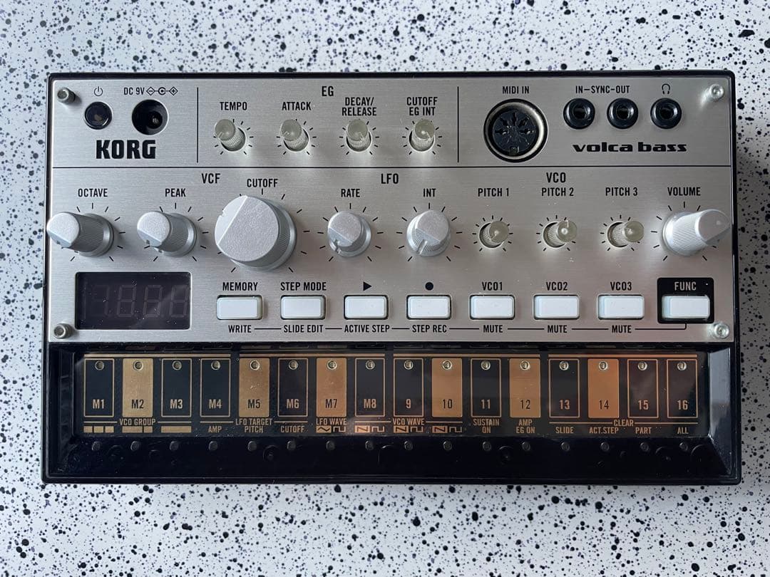 *値下げ* KORG / volca bass アナログシンセサイザー