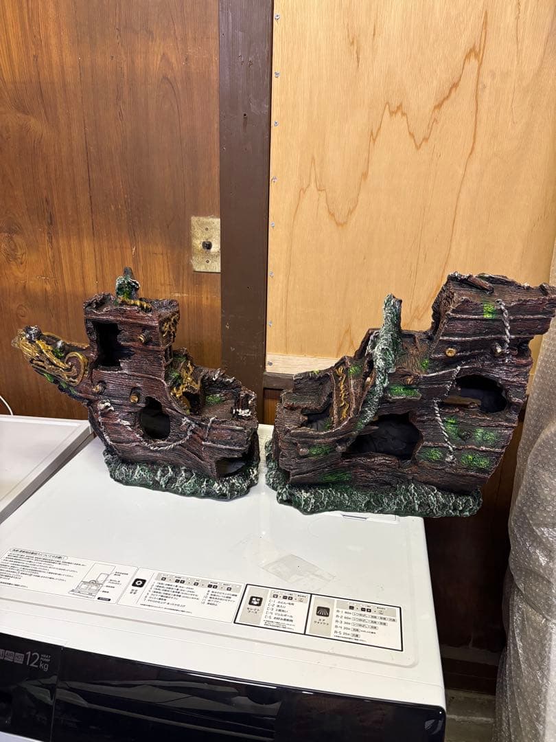 沈没船　水槽にはオブジェ　ビックサイズ