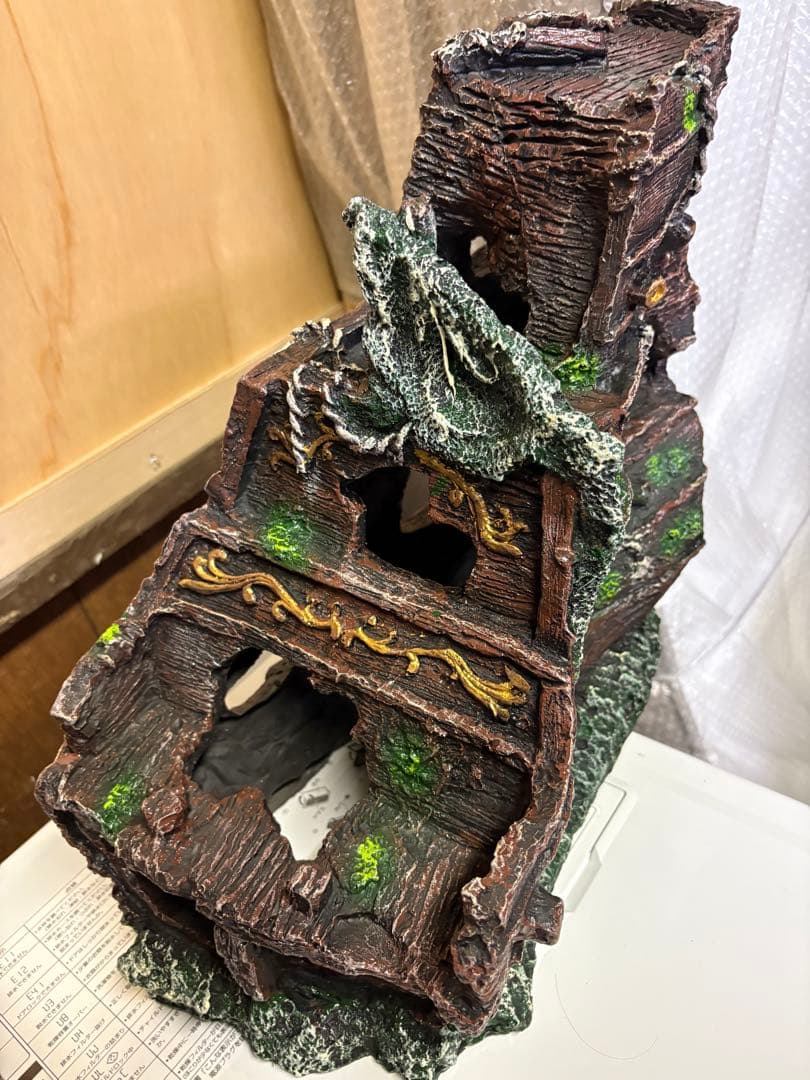 沈没船　水槽にはオブジェ　ビックサイズ