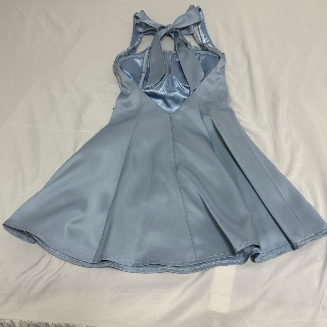 ローブドフルール サテンネックリボンバストジップフレアミニキャバドレス ブルー
