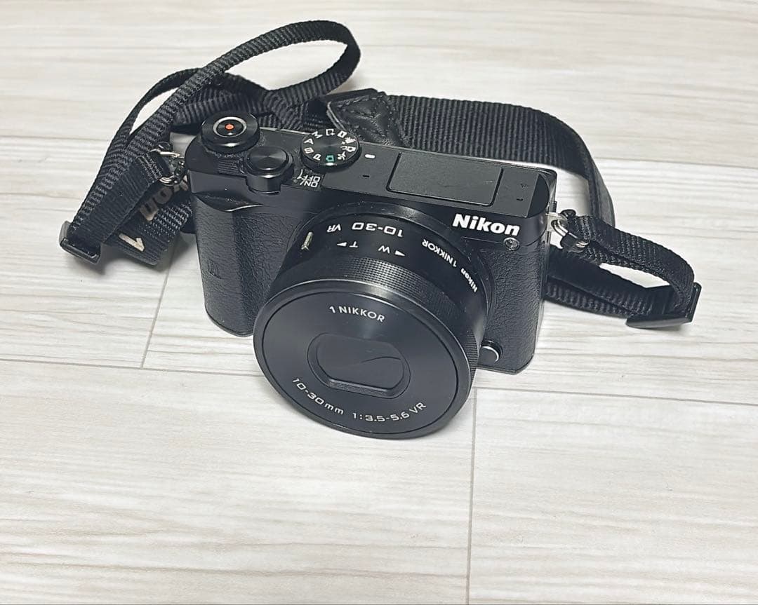 Nikon 1 J5 デジカメ【動作確認済み】