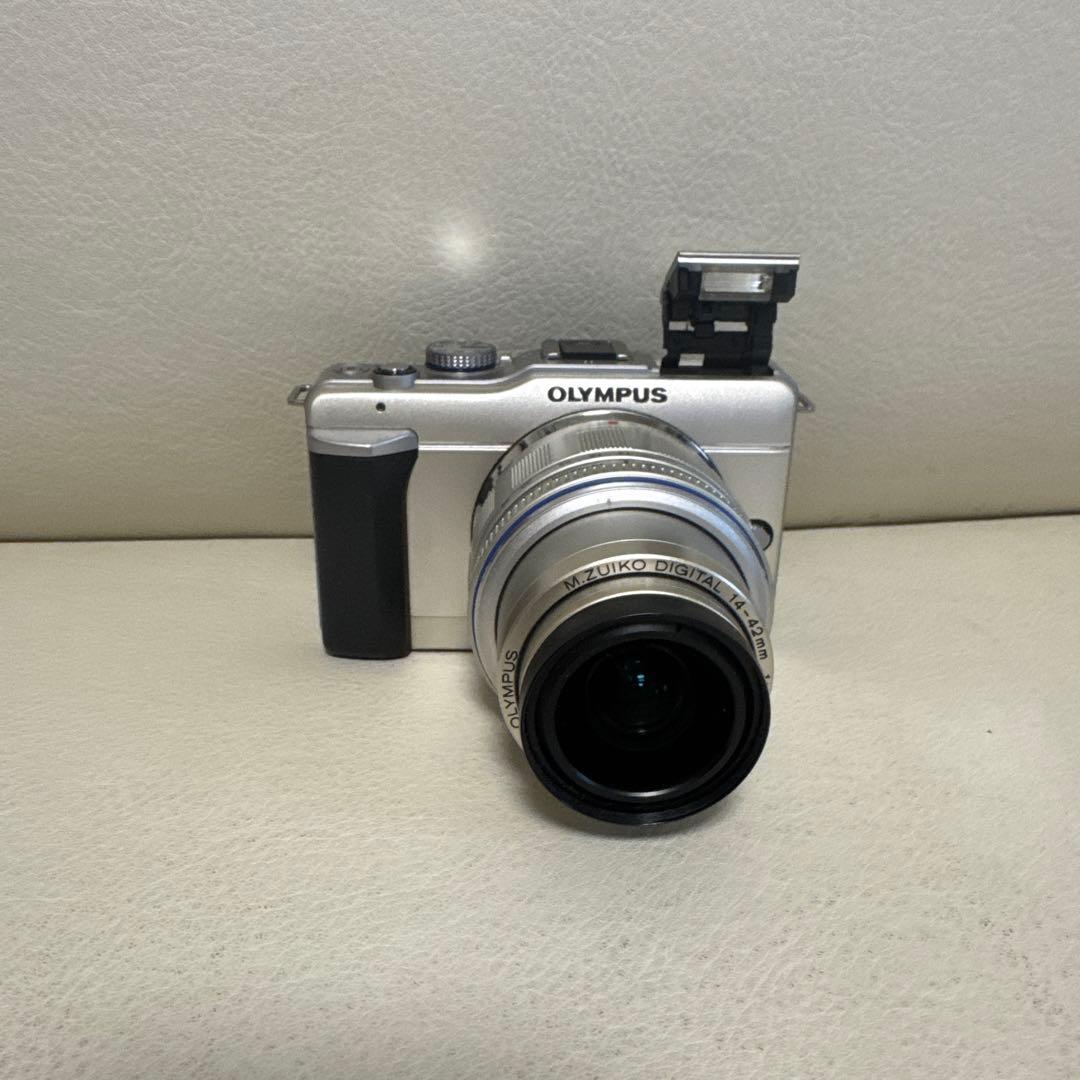 【匿名配送】ミラーレス一眼OLYMPUS E-PL1シルバー