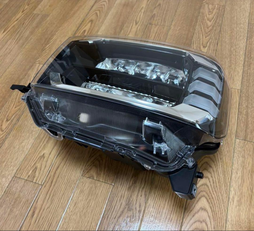 DAIHATSU TAFT 純正グリル、ヘッドライト