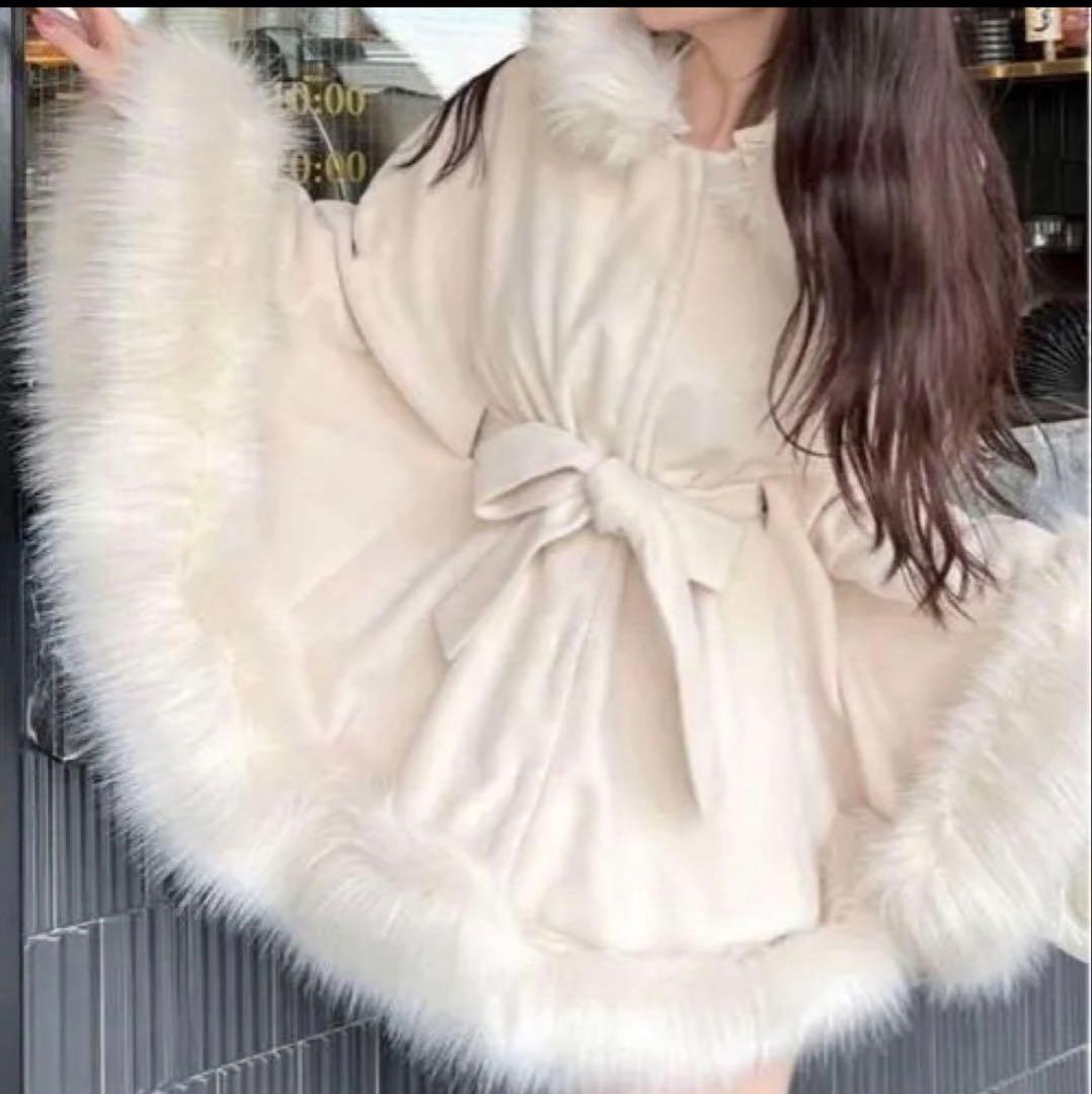  PARTY フードファーケープコート オフホワイト