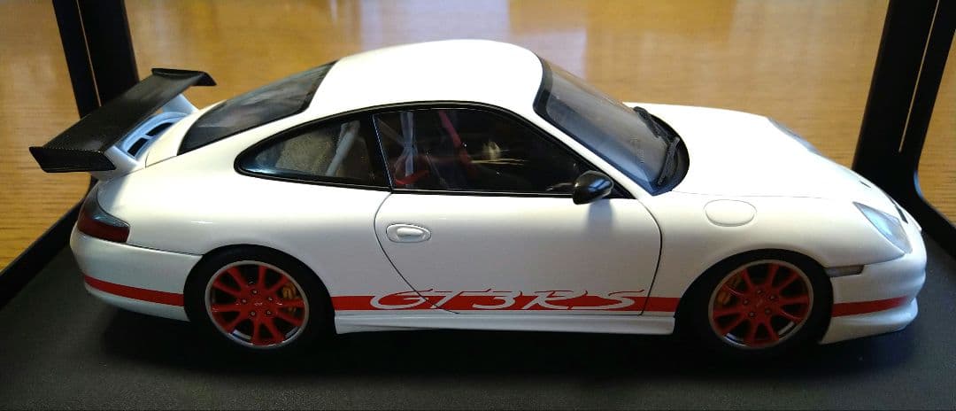 オートアート 1/18 ポルシェ911 GT3RS(996) レッド/ホワイト