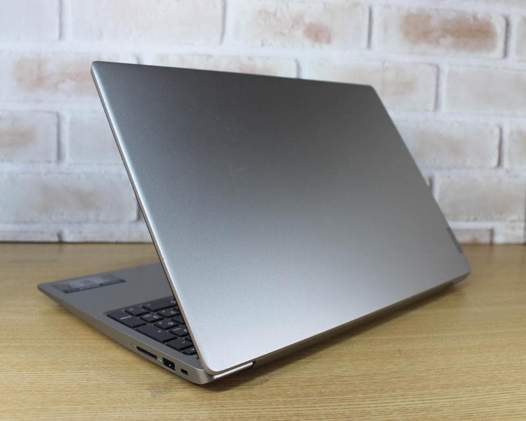 第8世代 Core i7✨SSD ノートパソコン オフィス付 Windows11