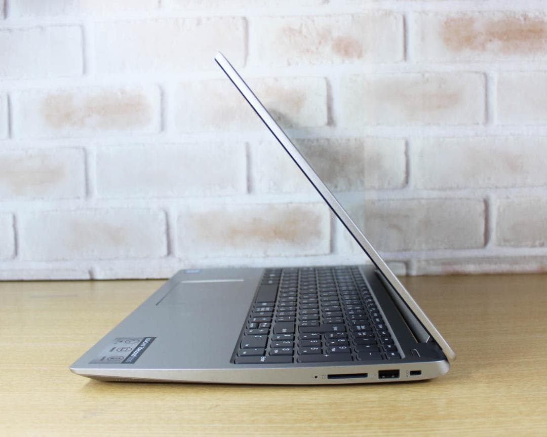 第8世代 Core i7✨SSD ノートパソコン オフィス付 Windows11