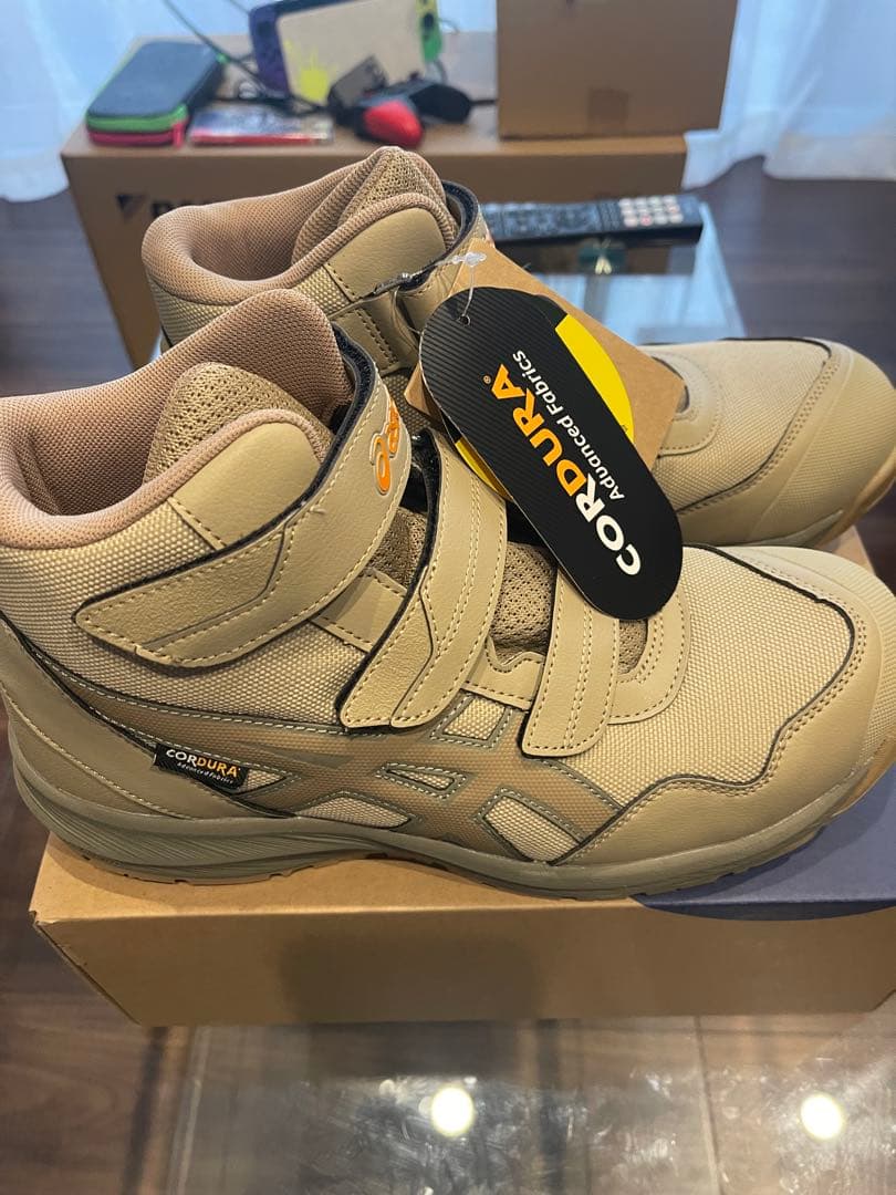 限定色　ASICS WINJOB CP216 TOUGH 26.5cm ベージュ