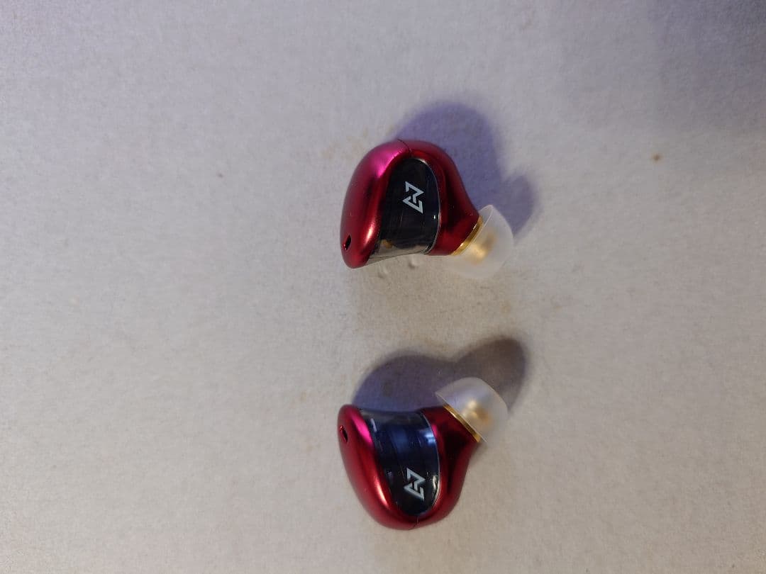 アイナ・ジ・エンドモデルAIVOT TE-J1 ワイヤレスイヤホン レッド