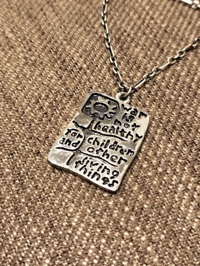 60sヴィンテージネックレスwar is not healthyローレン・シュナ