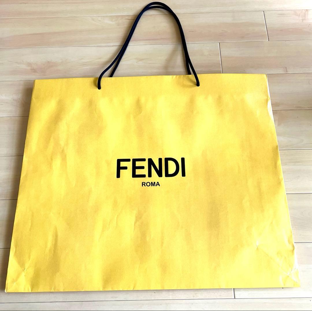 【FENDI 】正規品　ホワイト メッシュデザインバッグ