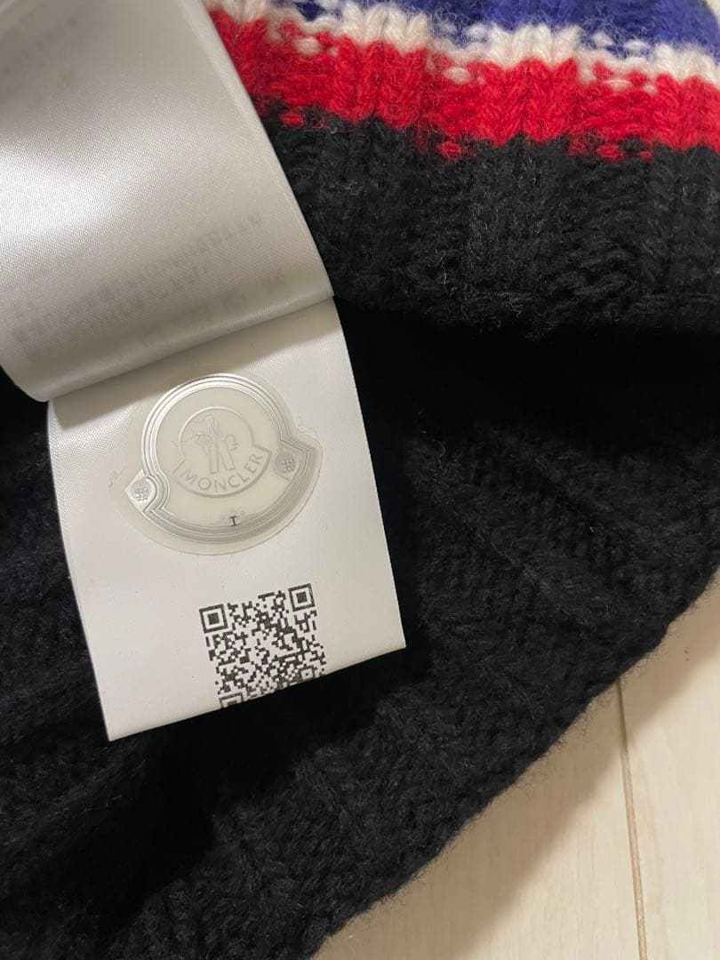 MONCLER ニット帽 黒 赤 青 ビーニー　ユニセックス　ベレットトリコット