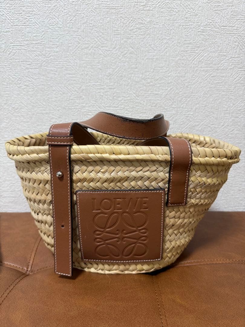LOEWE ロゴ付き ストローかごバッグ