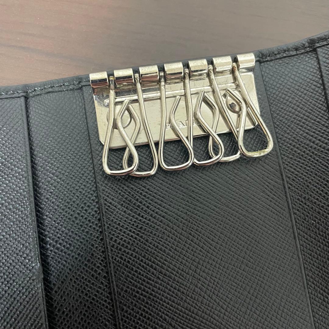 PRADA サフィアーノレザートライアングル キーケース