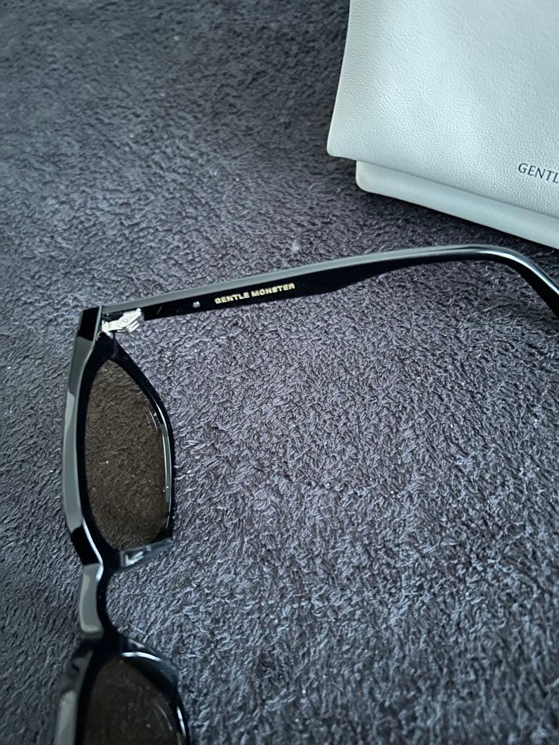 GENTLE MONSTER サングラス ブラック ケース付