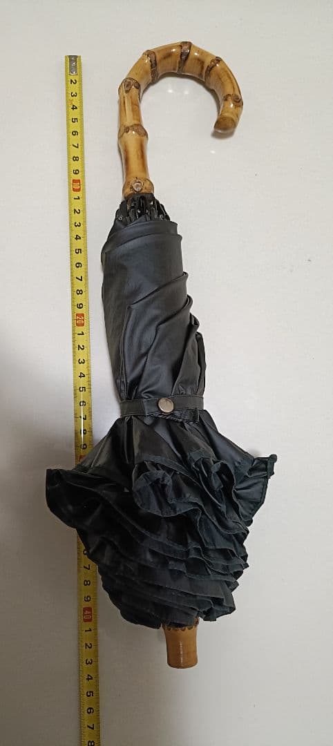 サンバリア100　折りたたみ日傘 　ブラック　フリルがエレガント