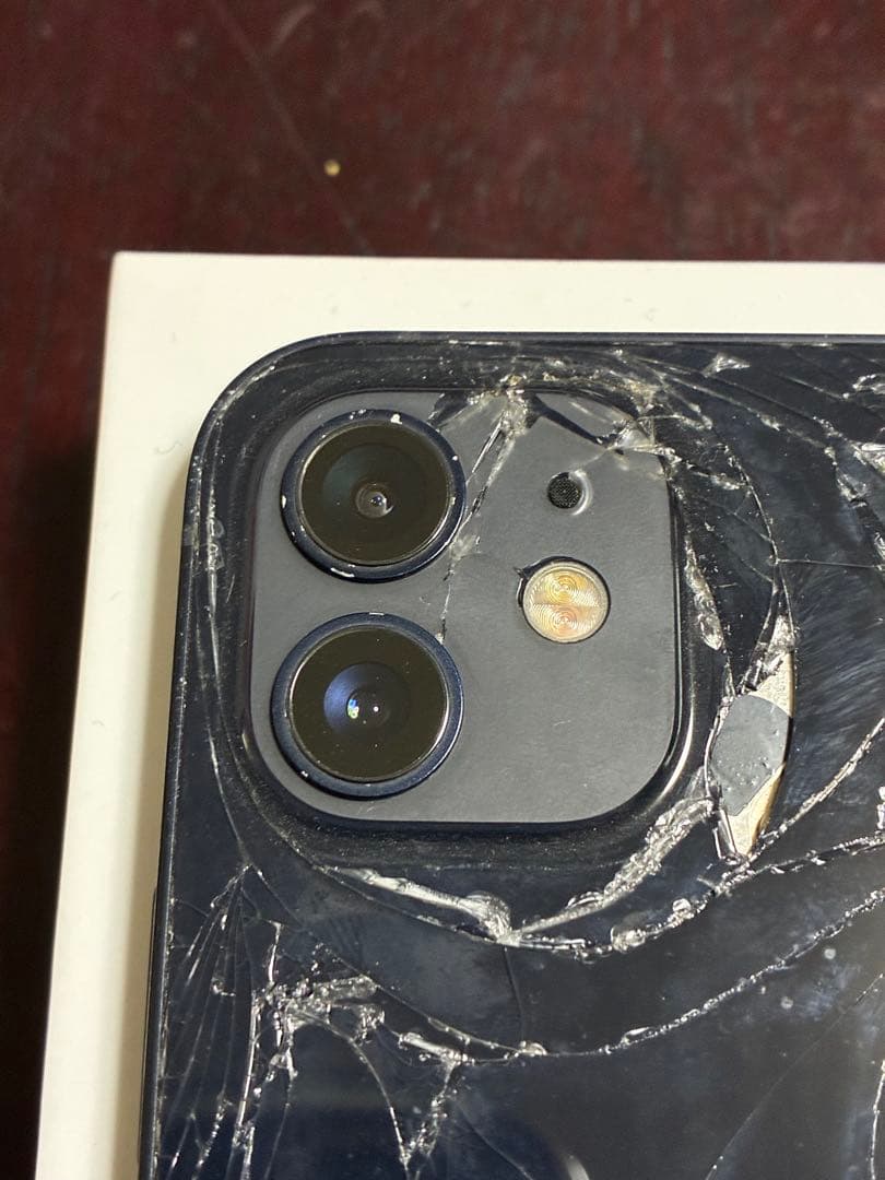 iPhone12 128GB ブラック（背面割れ）